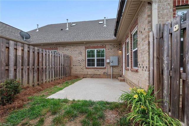 2934 York Place Drive, Walkertown, NC 27051