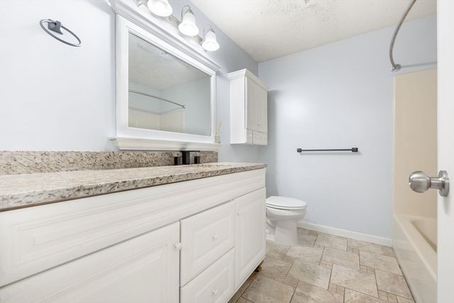 17 Fernwood Dr G, Leominster, MA 01453