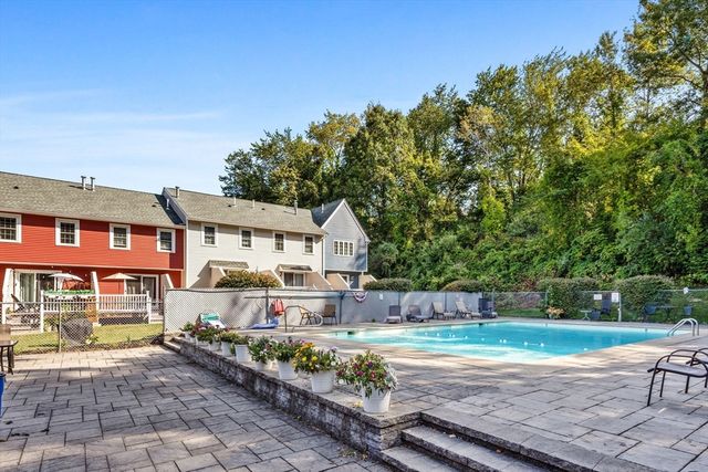 17 Fernwood Dr G, Leominster, MA 01453