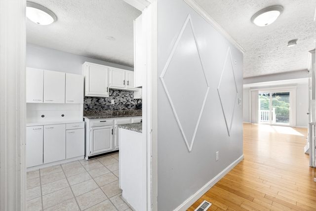 17 Fernwood Dr G, Leominster, MA 01453