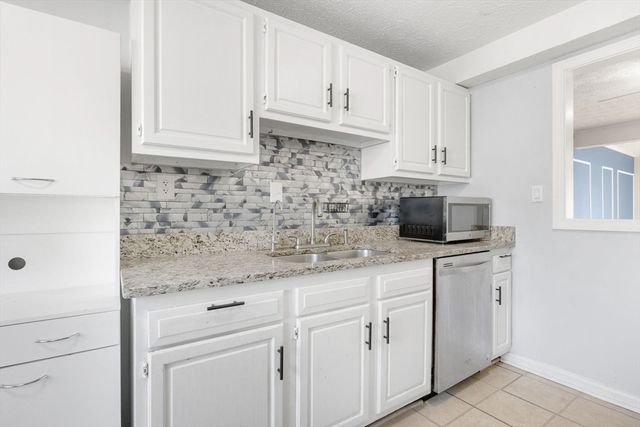 17 Fernwood Dr G, Leominster, MA 01453