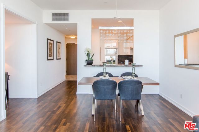 900 W Olympic Boulevard 31F, Los Angeles, CA 90015