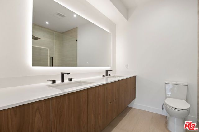 10630 Wilkins Avenue 301, West Los Angeles (los Angeles), CA 90024