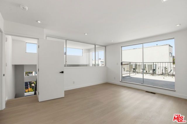 10630 Wilkins Avenue 301, West Los Angeles (los Angeles), CA 90024