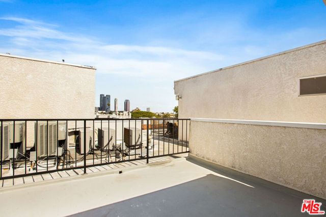 10630 Wilkins Avenue 301, West Los Angeles (los Angeles), CA 90024