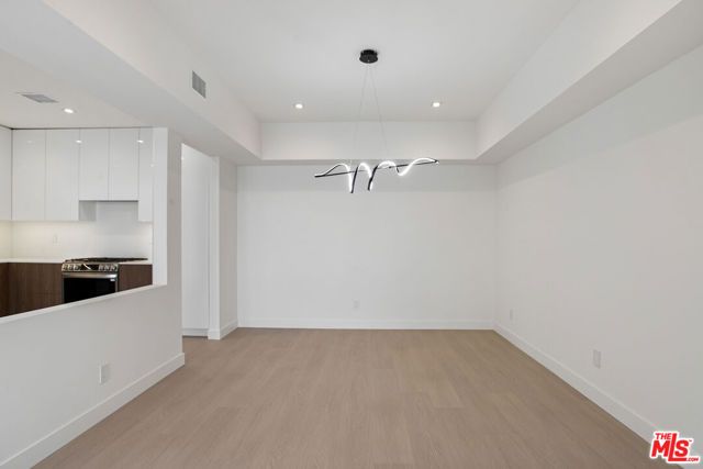 10630 Wilkins Avenue 301, West Los Angeles (los Angeles), CA 90024