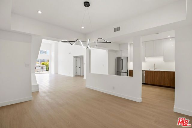 10630 Wilkins Avenue 301, West Los Angeles (los Angeles), CA 90024