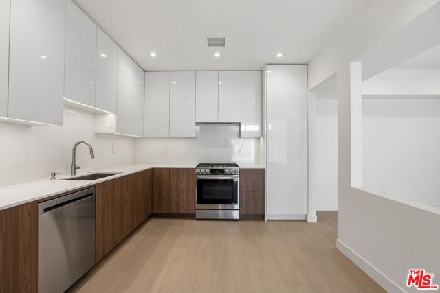 10630 Wilkins Avenue 301, West Los Angeles (los Angeles), CA 90024