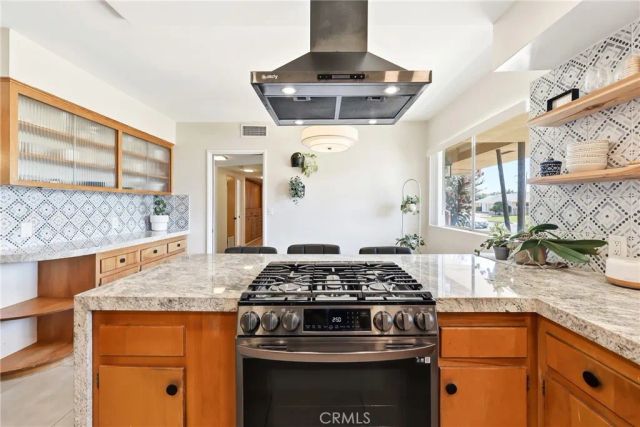 933 N Pine, Rialto, CA 92376