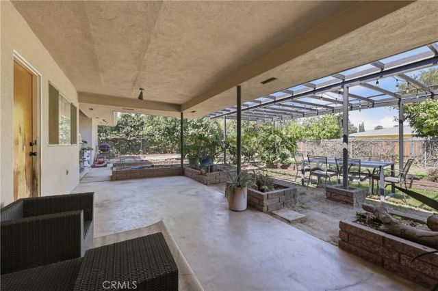 933 N Pine, Rialto, CA 92376