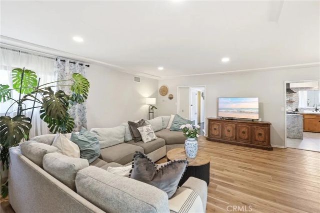 933 N Pine, Rialto, CA 92376