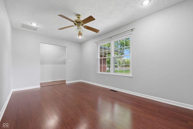 8552 W Brookfield Street, Fairland, IN 46126