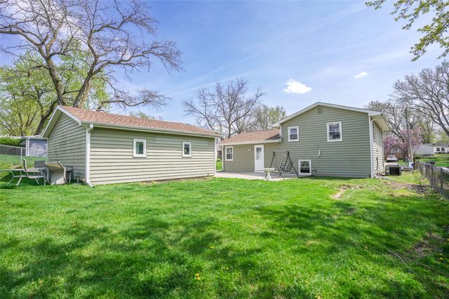 4020 Briarcliff Drive, Des Moines, IA 50317