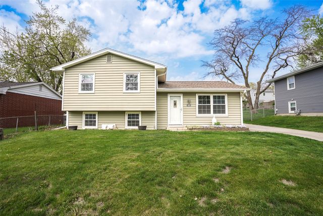 4020 Briarcliff Drive, Des Moines, IA 50317