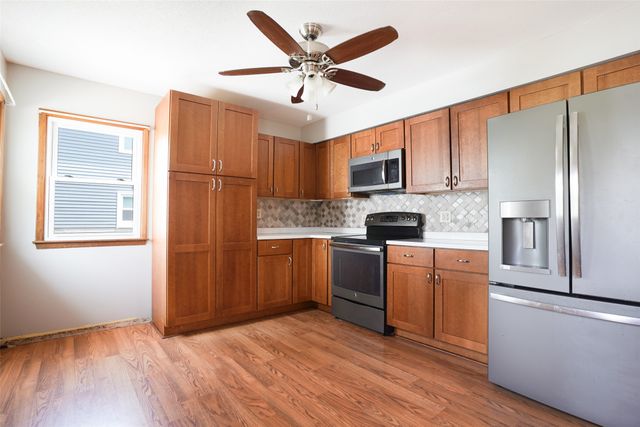 4020 Briarcliff Drive, Des Moines, IA 50317