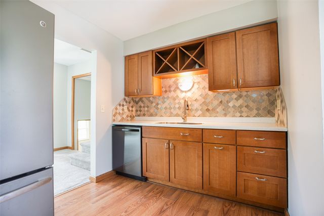 4020 Briarcliff Drive, Des Moines, IA 50317