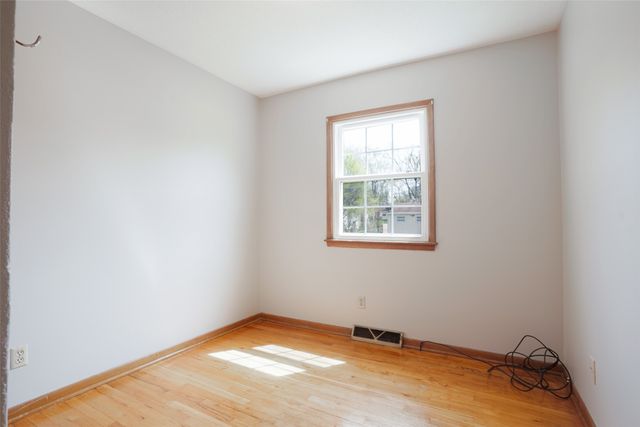 4020 Briarcliff Drive, Des Moines, IA 50317