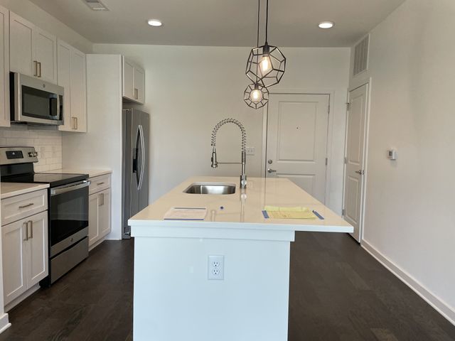 1677 54th Ave N Apt 202, Nashville, TN 37209