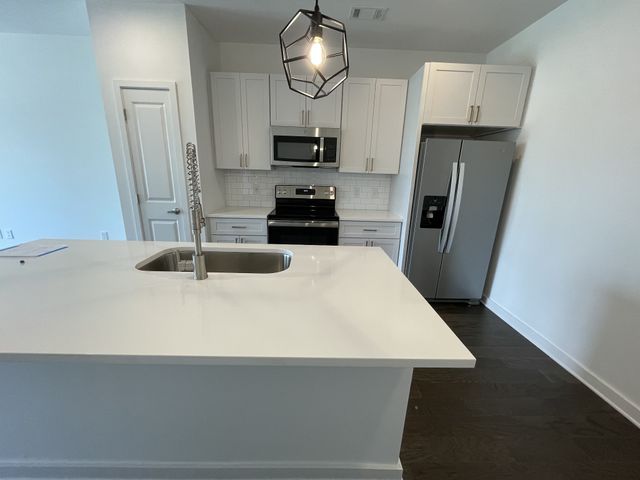 1677 54th Ave N Apt 202, Nashville, TN 37209