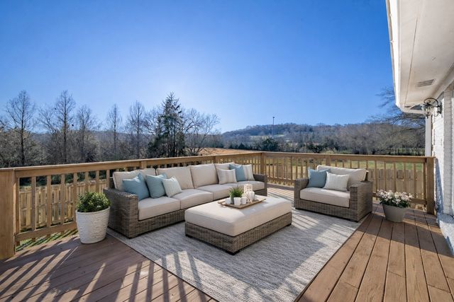 731 Maynard Ln, Columbia, TN 38401