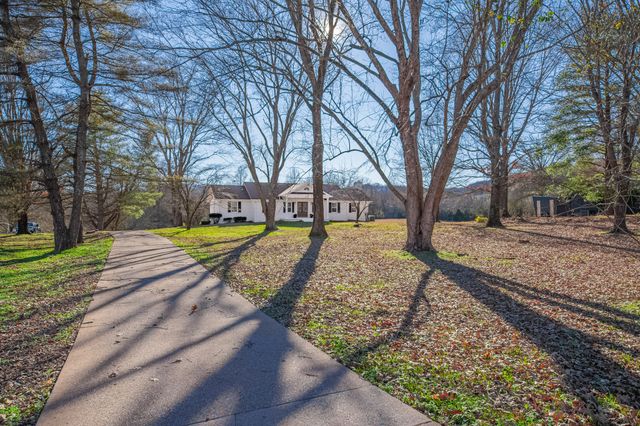 731 Maynard Ln, Columbia, TN 38401