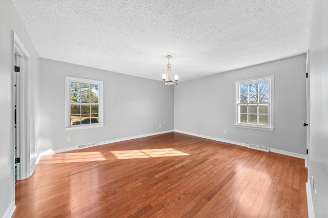 731 Maynard Ln, Columbia, TN 38401