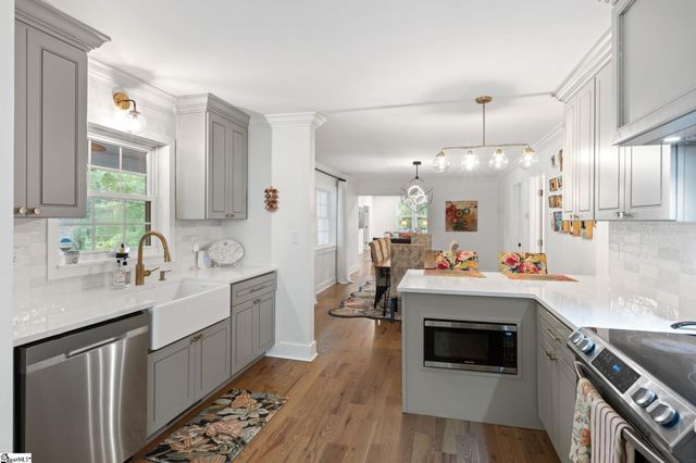 2 Prancer Avenue, Greenville, SC 29605