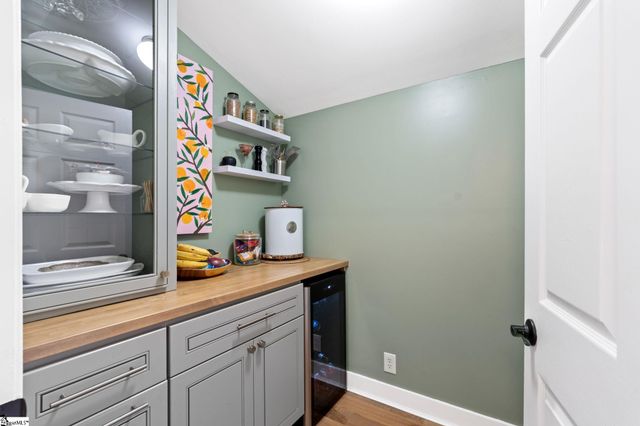 2 Prancer Avenue, Greenville, SC 29605