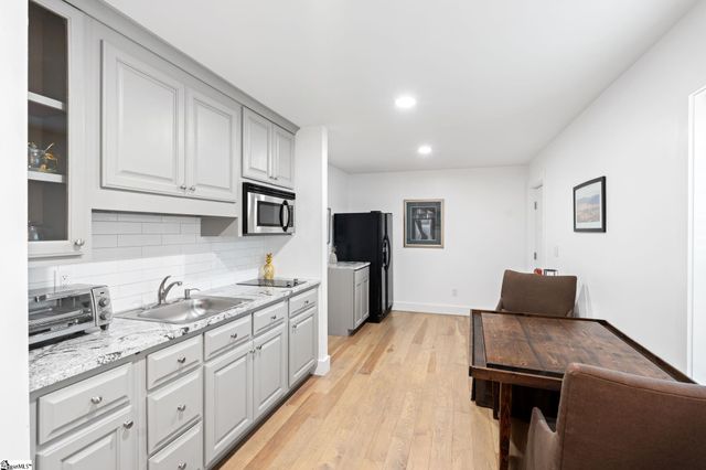 2 Prancer Avenue, Greenville, SC 29605