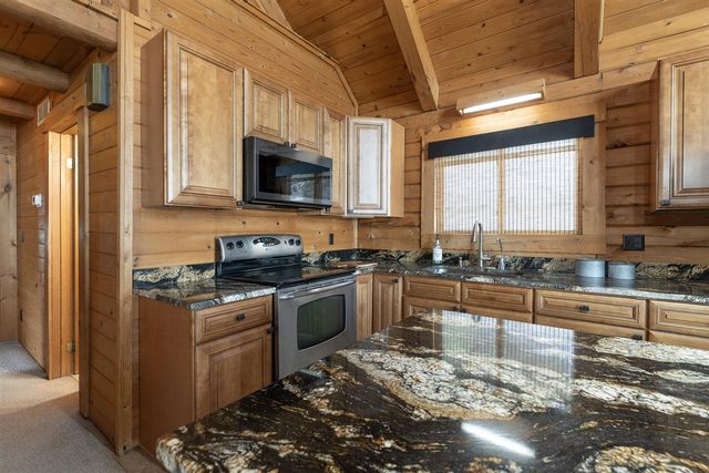 9715 Woodlawn Drive, Portage, MI 49002