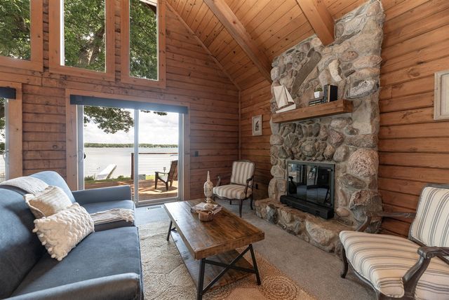 9715 Woodlawn Drive, Portage, MI 49002