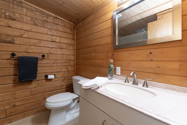 9715 Woodlawn Drive, Portage, MI 49002