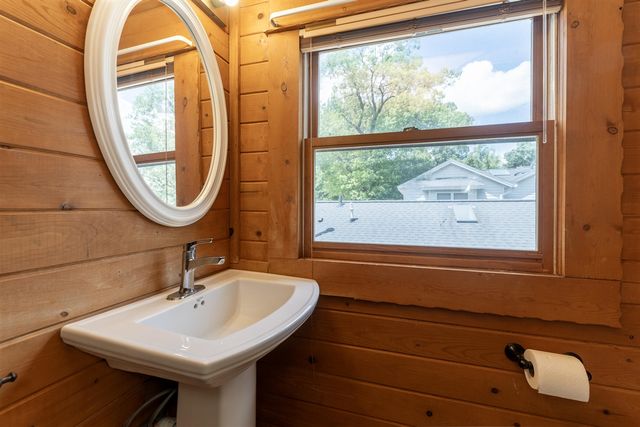 9715 Woodlawn Drive, Portage, MI 49002