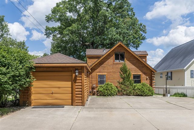 9715 Woodlawn Drive, Portage, MI 49002