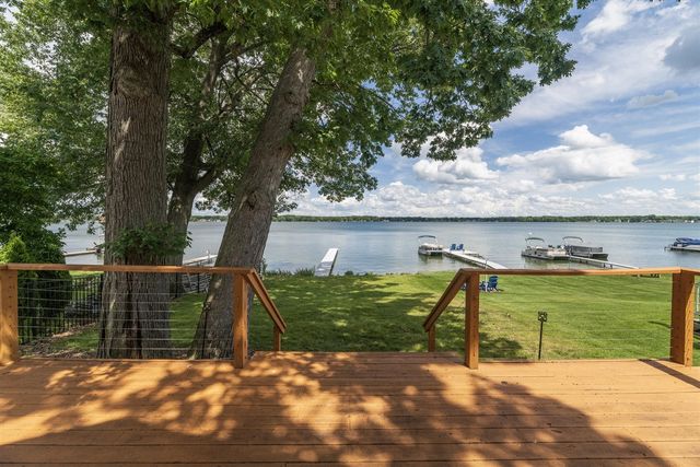 9715 Woodlawn Drive, Portage, MI 49002
