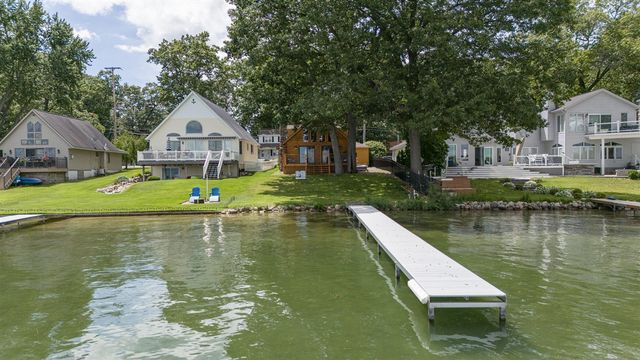 9715 Woodlawn Drive, Portage, MI 49002