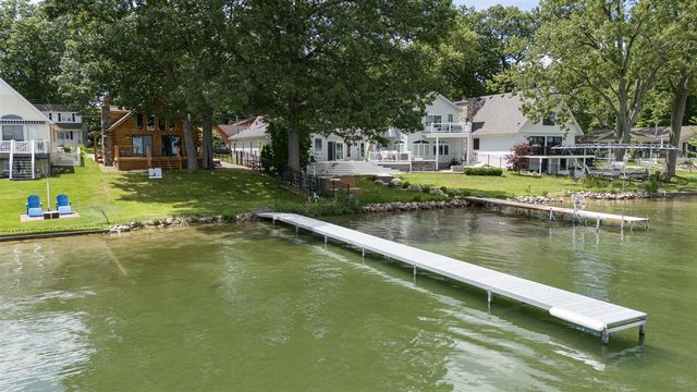 9715 Woodlawn Drive, Portage, MI 49002