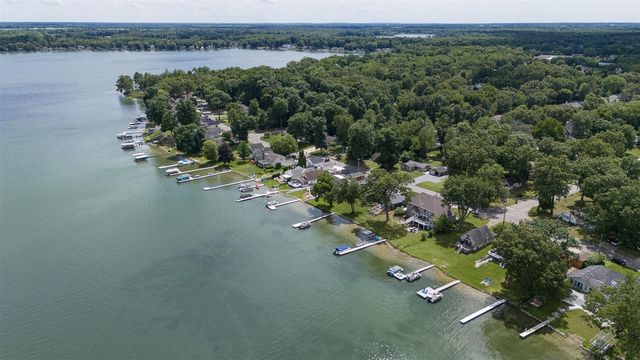 9715 Woodlawn Drive, Portage, MI 49002