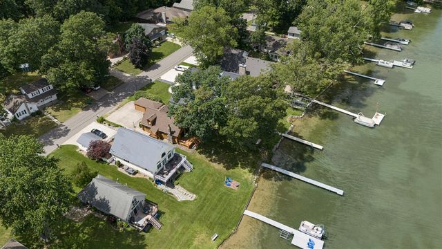 9715 Woodlawn Drive, Portage, MI 49002