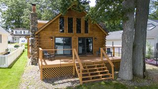 9715 Woodlawn Drive, Portage, MI 49002