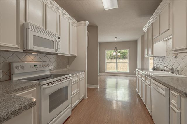 249 Broadmoor Drive, Huntsville, TX 77340