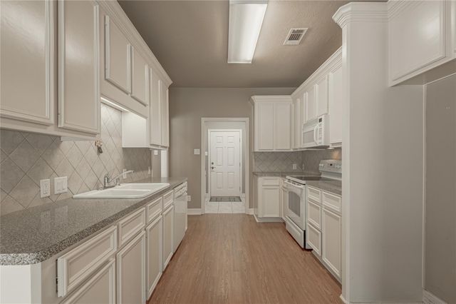 249 Broadmoor Drive, Huntsville, TX 77340