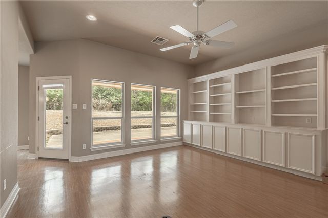 249 Broadmoor Drive, Huntsville, TX 77340