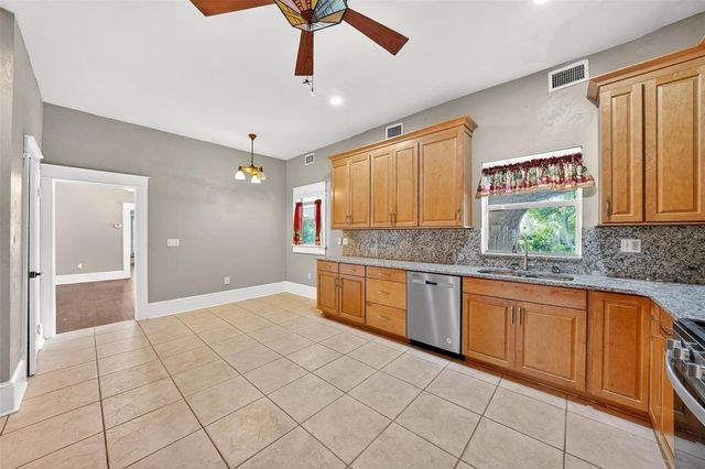 211 CASSADY STREET, Umatilla, FL 32784