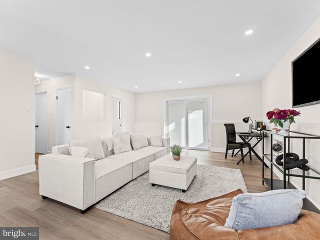 366 INDEPENDENCE BLVD, Lawnside, NJ 08045