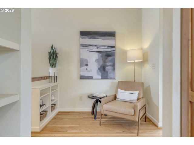 7235 Se MADISON St, Portland, OR 97215