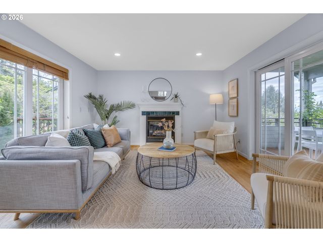 7235 Se MADISON St, Portland, OR 97215