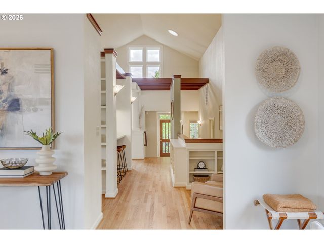 7235 Se MADISON St, Portland, OR 97215