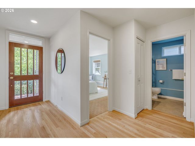 7235 Se MADISON St, Portland, OR 97215