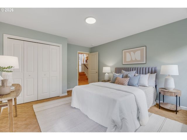 7235 Se MADISON St, Portland, OR 97215